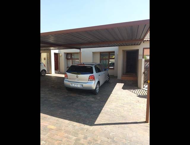 2 BEDROOM TOWNHOUSE FOR SALE IN BERGBRON